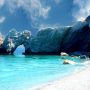 Η εντυπωσιακή ελληνική παραλία με τα κρυστάλλινα νερά που είναι διάσημη σε όλο τον κόσμο