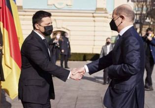 Τηλεφωνική συνομιλία Σολτς – Ζελένσκι: «Πρέπει να γίνει το παν για την εξαγωγή των ουκρανικών σιτηρών»