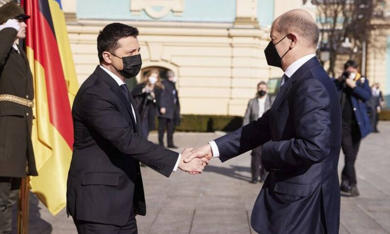 Τηλεφωνική συνομιλία Σολτς – Ζελένσκι: «Πρέπει να γίνει το παν για την εξαγωγή των ουκρανικών σιτηρών»