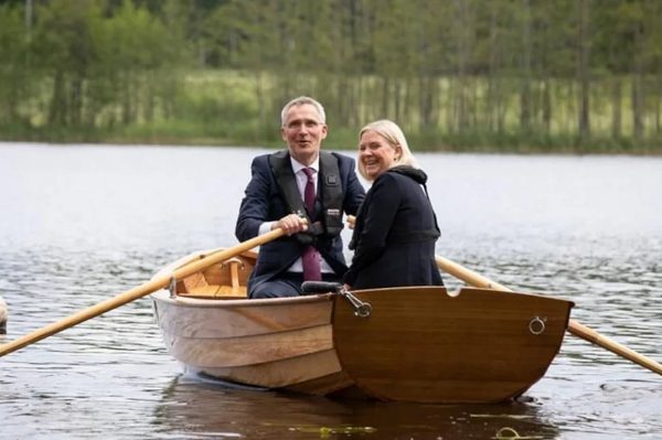 Στόλτενμπεργκ: Βαρκάδα με τη Σουηδή πρωθυπουργό