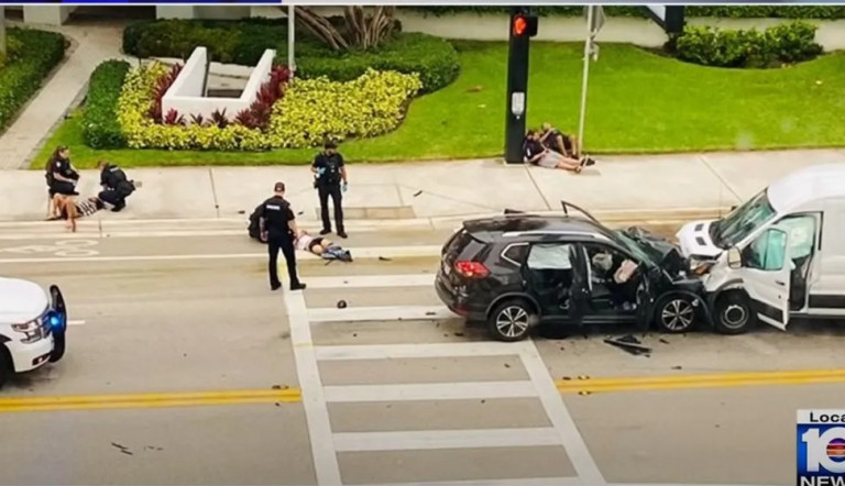 Φλόριντα: Σφοδρό τροχαίο λόγω στοματικού σεξ – Πετάχτηκαν έξω από το ΙΧ σχεδόν γυμνoί