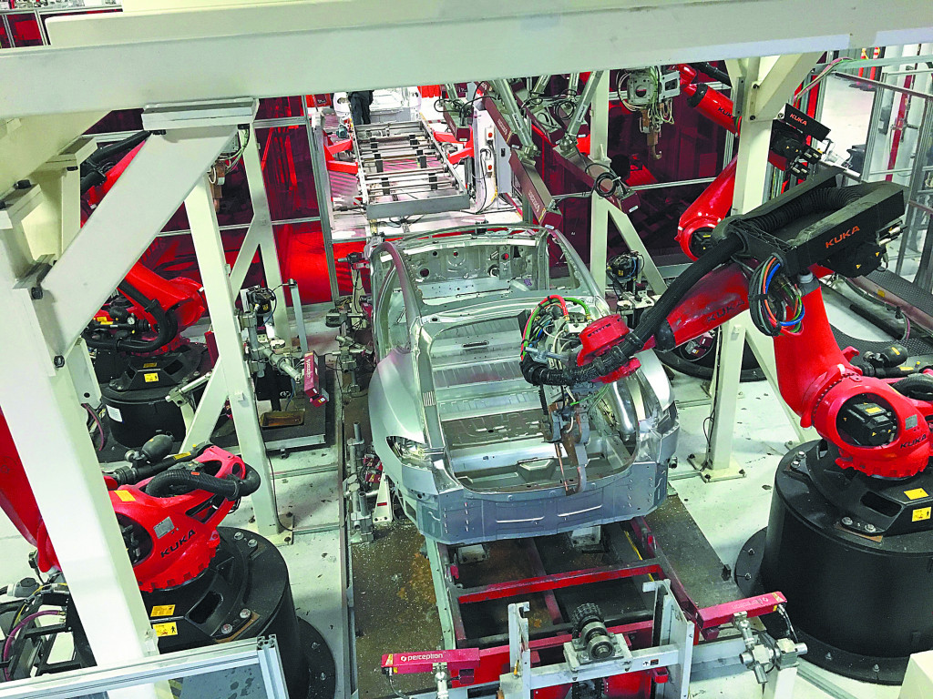 Tesla: Το σχέδιο Μασκ για απολύσεις έριξε 6% τη μετοχή