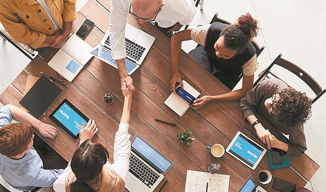 «Ανοίγει» ο δρόμος για την τετραήμερη εργασία χωρίς μείωση αποδοχών στην Ελλάδα