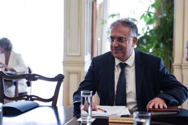 Θεοδωρικάκος για την κατάληψη: Ντροπή στο δήμαρχο Βύρωνα