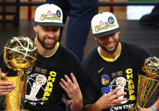 Τόμπσον: «Έχυσα πολλά δάκρυα, αλλά τώρα είμαστε πρωταθλητές»