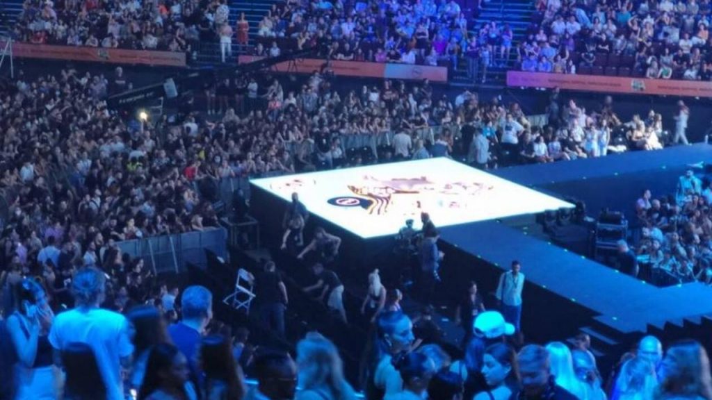 MAD VMA: Οι 2 τραγουδιστές που αποχώρησαν έξαλλοι μετά το χάος Snik και Light