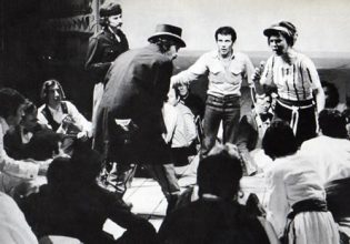 «Το μεγάλο μας τσίρκο»: Οι καημοί και τα όνειρα της φυλής μας, οι προδομένες ελπίδες