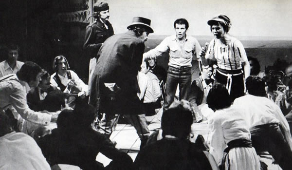 «Το μεγάλο μας τσίρκο»: Οι καημοί και τα όνειρα της φυλής μας, οι προδομένες ελπίδες