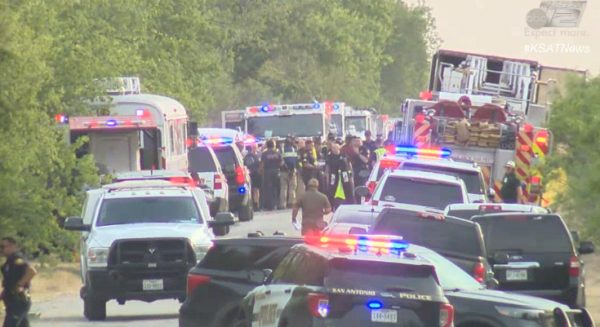 ΗΠΑ: Σχεδόν 50 άνθρωποι βρέθηκαν νεκροί μέσα σε ρυμουλκούμενο φορτηγού