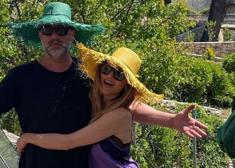 Δέσποινα Βανδή: «Λιώνει» στην αγκαλιά του Βασίλη Μπισμπίκη