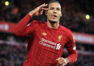 Για διακοπές στην Ελλάδα ο Φαν Ντάικ (pic)