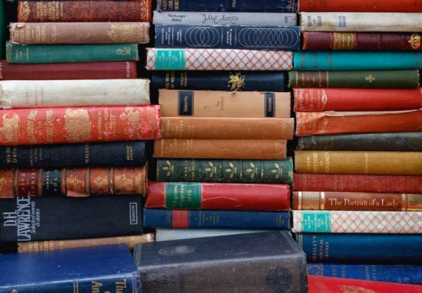 Γεμίζει υπαίθριες δανειστικές βιβλιοθήκες ο Δήμος Σερρών