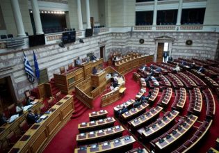 Βουλή: Τροπολογία ΣΥΡΙΖΑ για υπαγωγή των πολιτιστικών αγαθών και του Τύπου στον μηδενικό συντελεστή ΦΠΑ