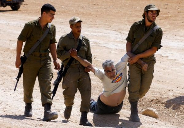 Δυτική Οχθη: Τουλάχιστον 130 Παλαιστίνιοι τραυματίστηκαν σε συγκρούσεις με ισραηλινούς στρατιώτες