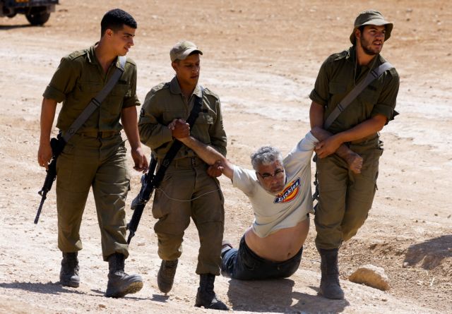 Δυτική Οχθη: Τουλάχιστον 130 Παλαιστίνιοι τραυματίστηκαν σε συγκρούσεις με ισραηλινούς στρατιώτες