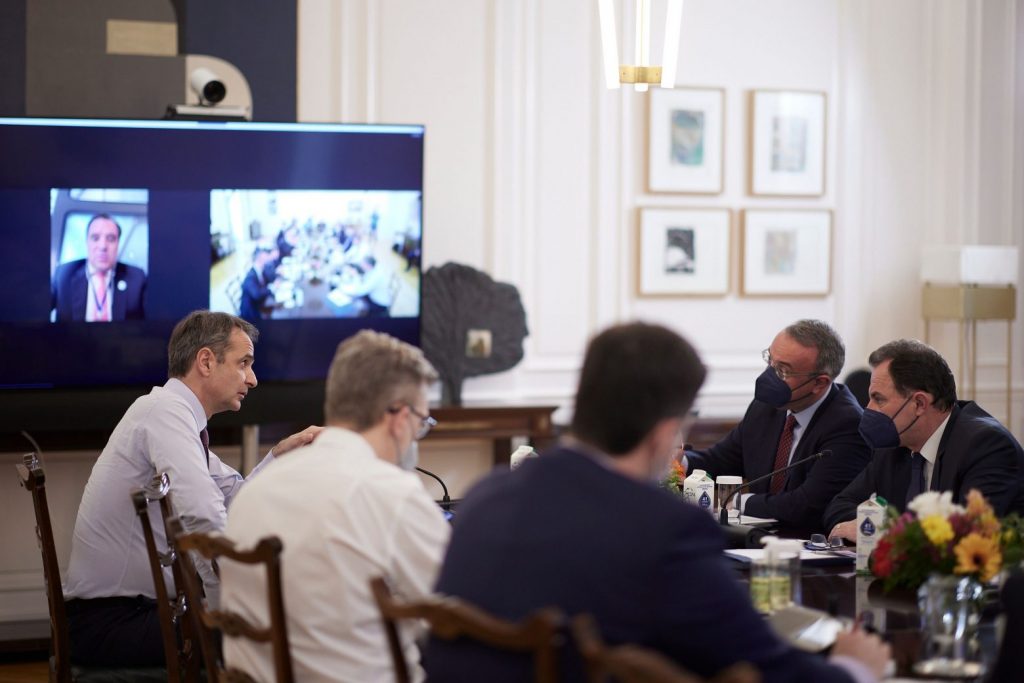 Συνεδριάζει το υπουργικό συμβούλιο την Τρίτη: Οι ανακοινώσεις για νέο fuel pass και σενάρια για δεύτερη «επιταγή ακρίβειας»