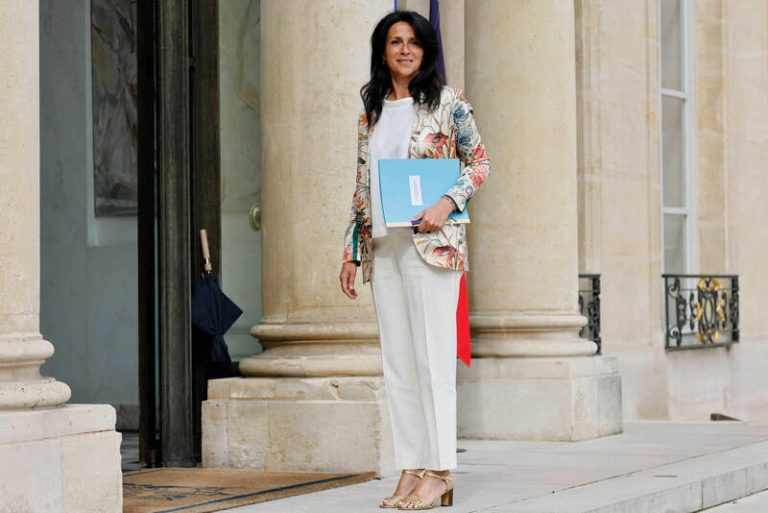 Χρυσούλα Ζαχαροπούλου: Νέα μαρτυρία από ανήλικη ασθενή σε βάρος της υφυπουργού του Μακρόν