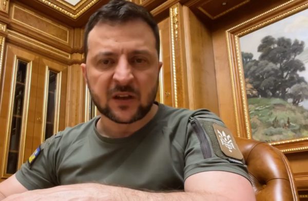 Ζελένσκι: Παραδέχεται ότι είναι «πολύ δύσκολη» η κατάσταση στο πεδίο των μαχών του Λουγκάνσκ