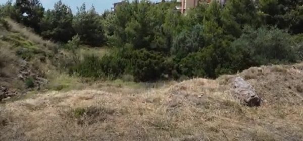 Το drone της Ραφήνας καταγράφει τα ακαθάριστα οικόπεδα και «μοιράζει» πρόστιμα