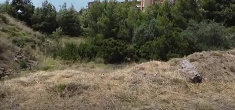 Το drone της Ραφήνας καταγράφει τα ακαθάριστα οικόπεδα και «μοιράζει» πρόστιμα