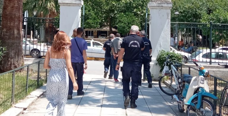 Βόλος: Επανεμφανίστηκε ο 37χρονος «Κάμελ» – Επιτέθηκε σε πατέρα που πήγαινε βόλτα το 16 μηνών παιδί του 