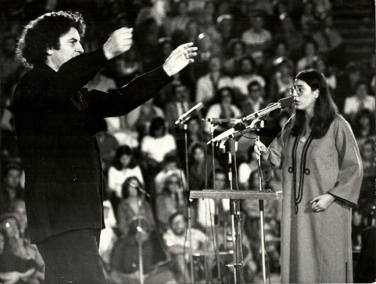 Μεγάλο αφιέρωμα στον Μίκη Θεοδωράκη: Φαραντούρη και Χριστογιανόπουλος στη σκηνή του Ηρωδείου