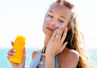 Τι πρέπει να προσέχουμε αγοράζοντας αντιηλιακό;