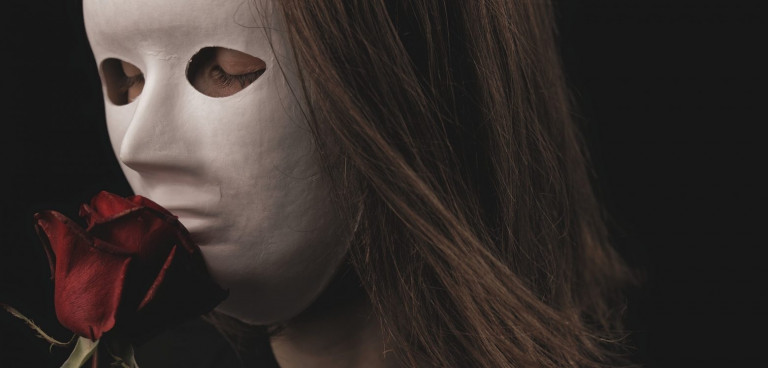 Από ποιους κινδυνεύει πραγματικά το κίνημα του #metoo