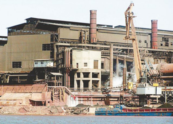 ΣΥΡΙΖΑ: Να αποσυρθεί η τροπολογία που οδηγεί σε μαζική απόλυση τους εργαζόμενους της ΛΑΡΚΟ