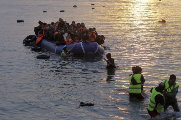 Κάρπαθος: Διάσωση 220 μεταναστών – Δείτε φωτογραφίες από την επιχείρηση του Λιμενικού