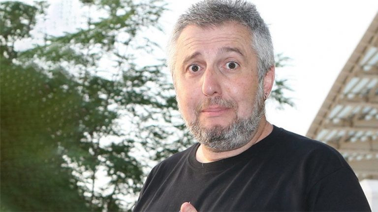 Οι πρώτες εικόνες από το άδειο μαγαζί του Στάθη Παναγιωτόπουλου στην Αλόννησο – «Βαράει» μύγες