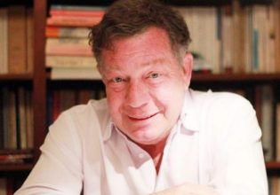 Ηλίας Νικολακόπουλος: Ο «γκουρού» των εκλογών που πήγε εξορία μαζί με τη μητέρα του όταν ήταν παιδί