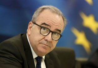 Παπαθανάσης: Συνεχίζουμε να στηρίζουμε νοικοκυριά και επιχειρήσεις