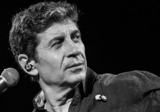 Είμαστε με τον Σωκράτη Μάλαμα, κι όχι με τα τοξικά troll και τους κομματικούς στρατούς