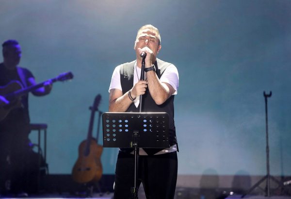 Αντώνης Ρέμος: Έρχεται σε 5 μεγάλες πόλεις για 5 μεγάλες συναυλίες