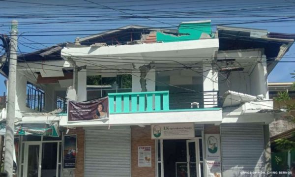 Φιλιππίνες: Τουλάχιστον δύο νεκροί και δεκάδες τραυματίες μετά τον ισχυρό σεισμό – Δεν υπάρχει πρόβλεψη για τσουνάμι
