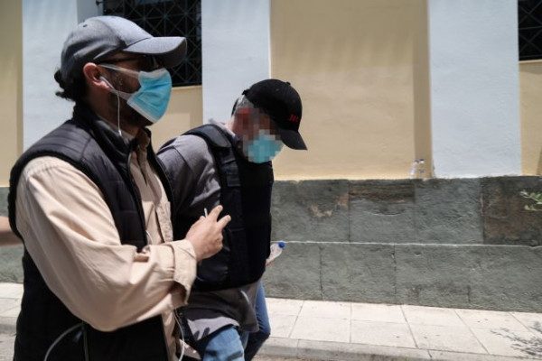 Ψευτογιατρός: Ζητά προκλητικά από τους συγγενείς των θυμάτων «να γίνουν πιο δυνατοί και καλύτεροι χριστιανοί»