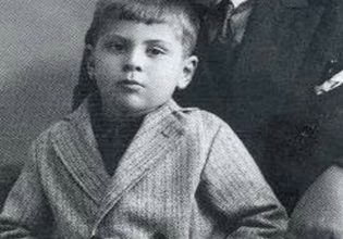 Μίκης Θεοδωράκης: Η παιδική ηλικία του σπουδαίου συνθέτη