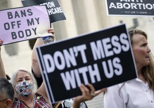 ΗΠΑ: Η Βουλή ενέκρινε δύο νομοσχέδια που νομιμοποιούν τις αμβλώσεις