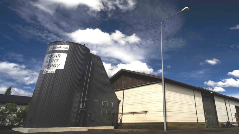 «Πράσινη» ενέργεια: Εγκαταστάθηκε στη Φινλανδία η πρώτη στον κόσμο μπαταρία από άμμο