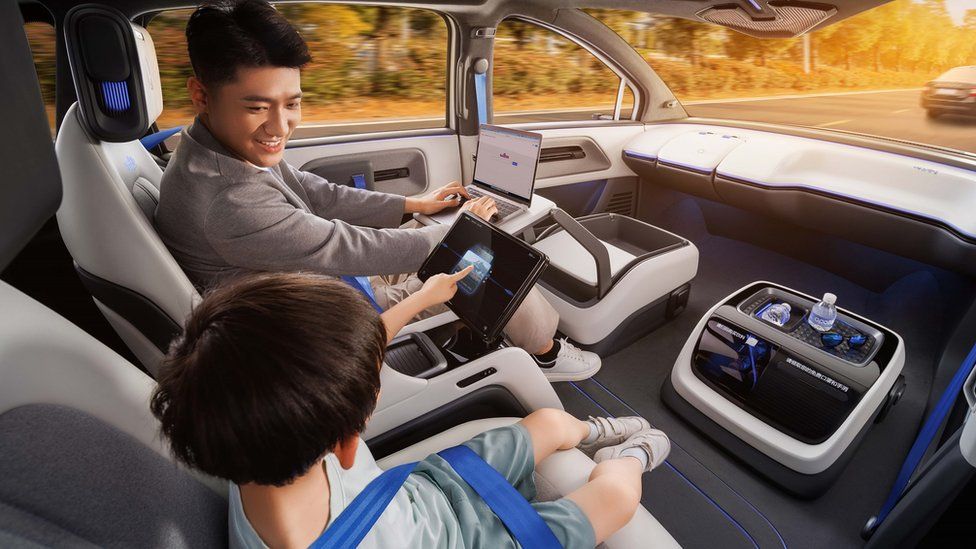Baidu: Ρομποτικά ταξί χωρίς τιμόνι βγαίνουν στους κινεζικούς δρόμους