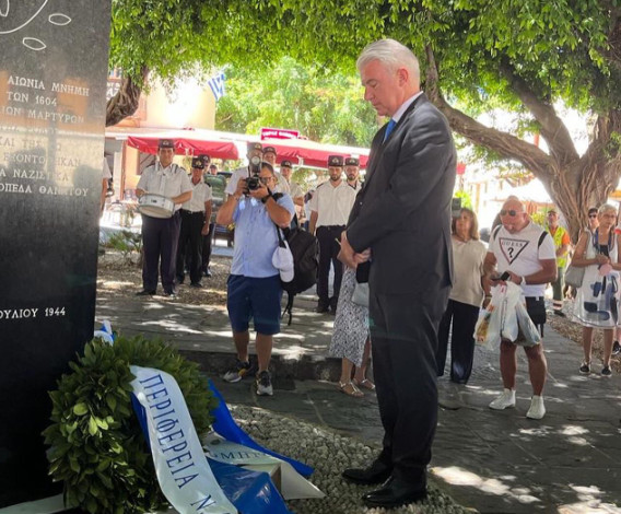 Ράιχελ: Στεφάνι στη μνήμη των Εβραίων που εστάλησαν στο Άουσβιτς από Ρόδο και Κω κατέθεσε ο Γερμανός πρέσβης