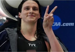 Η τρανς κολυμβήτρια Λία Τόμας υποψήφια για το κολεγιακό βραβείο Γυναίκα της Χρονιάς