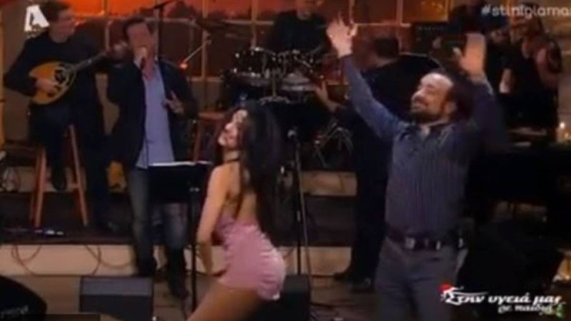 Αυτός είναι ο πιο σέξι χορός στην ιστορία της ελληνικής τηλεόρασης - Το τσιφτετέλι που θα σας τρελάνει