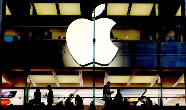 Lockdown Mode: H Apple επιχειρεί να κλείσει την πόρτα στους κυβερνητικούς κατασκόπους