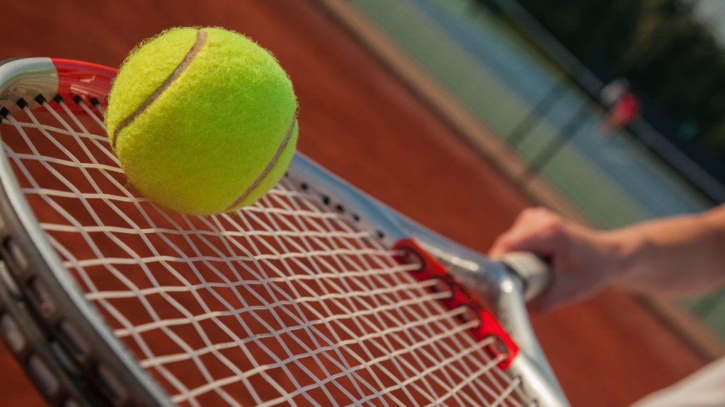 Πώς συνδέεται η οδήγηση με έναν αγώνα τένις; Δείτε το video της Αττικής Οδού