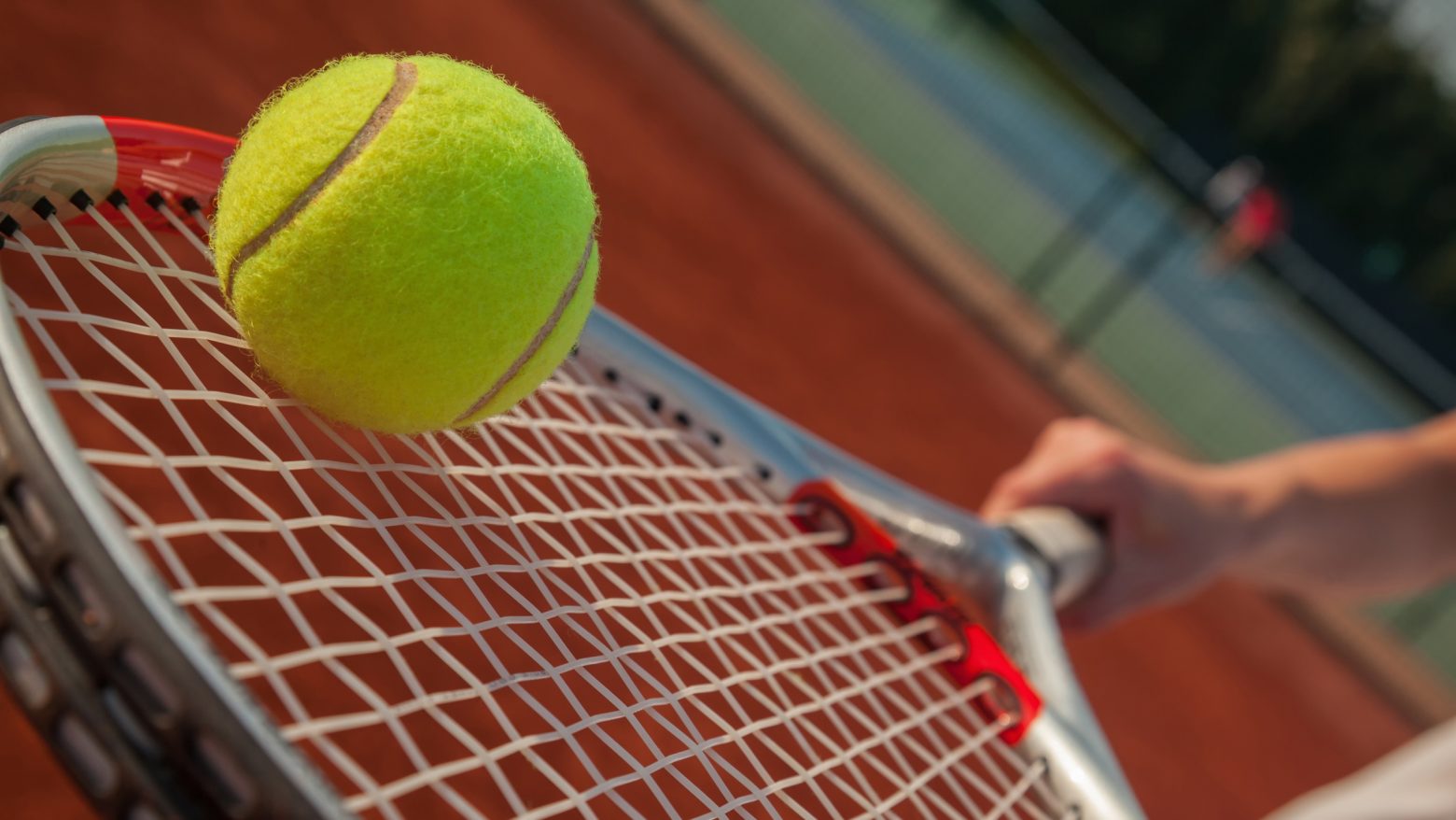 Πώς συνδέεται η οδήγηση με έναν αγώνα τένις; Δείτε το video της Αττικής Οδού