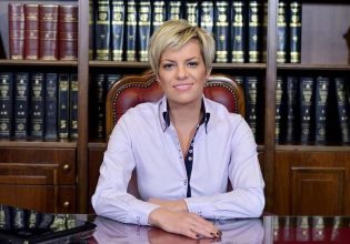 «Απειλούν τη ζωή μου, έχω 2, όχι 6 φρουρούς»