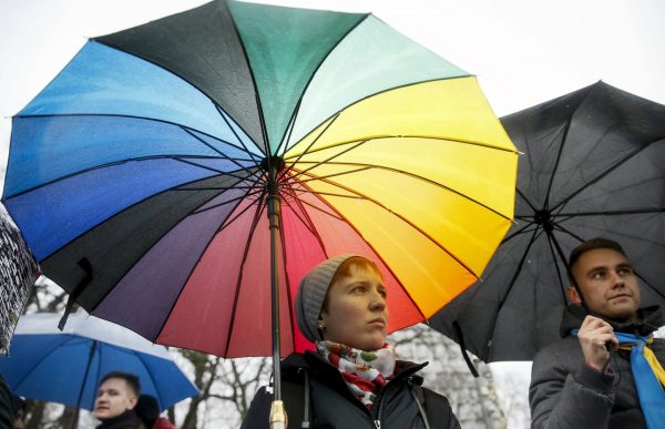 Η Ουκρανία παλεύει να νομιμοποιήσει τους γκέι γάμους – «Κάθε μέρα μπορεί να είναι η τελευταία»