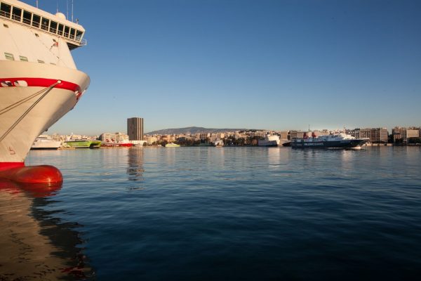 Πειραιάς: Αυτοκίνητο έπεσε στο λιμάνι – Νεκρός ο οδηγός